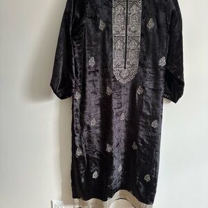 Sale ‼️Velvet black and Silver Ensemble with Patterns and silk Dupatta 24”